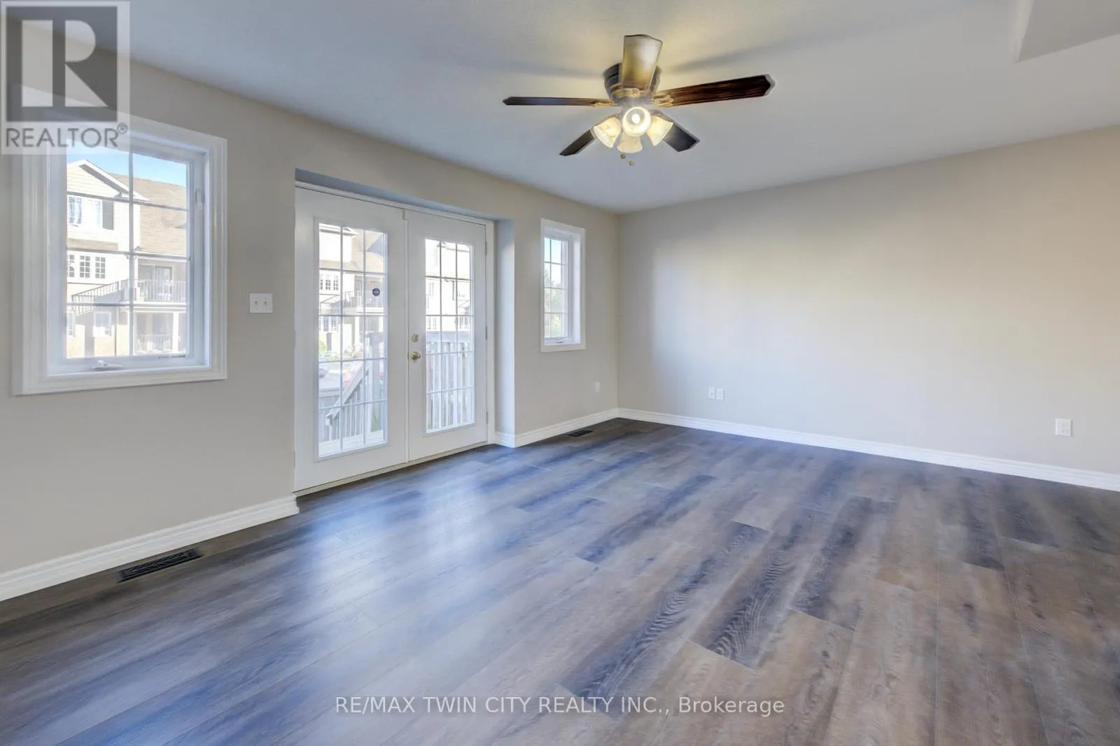 642A - 642 WOODLAWN ROAD E