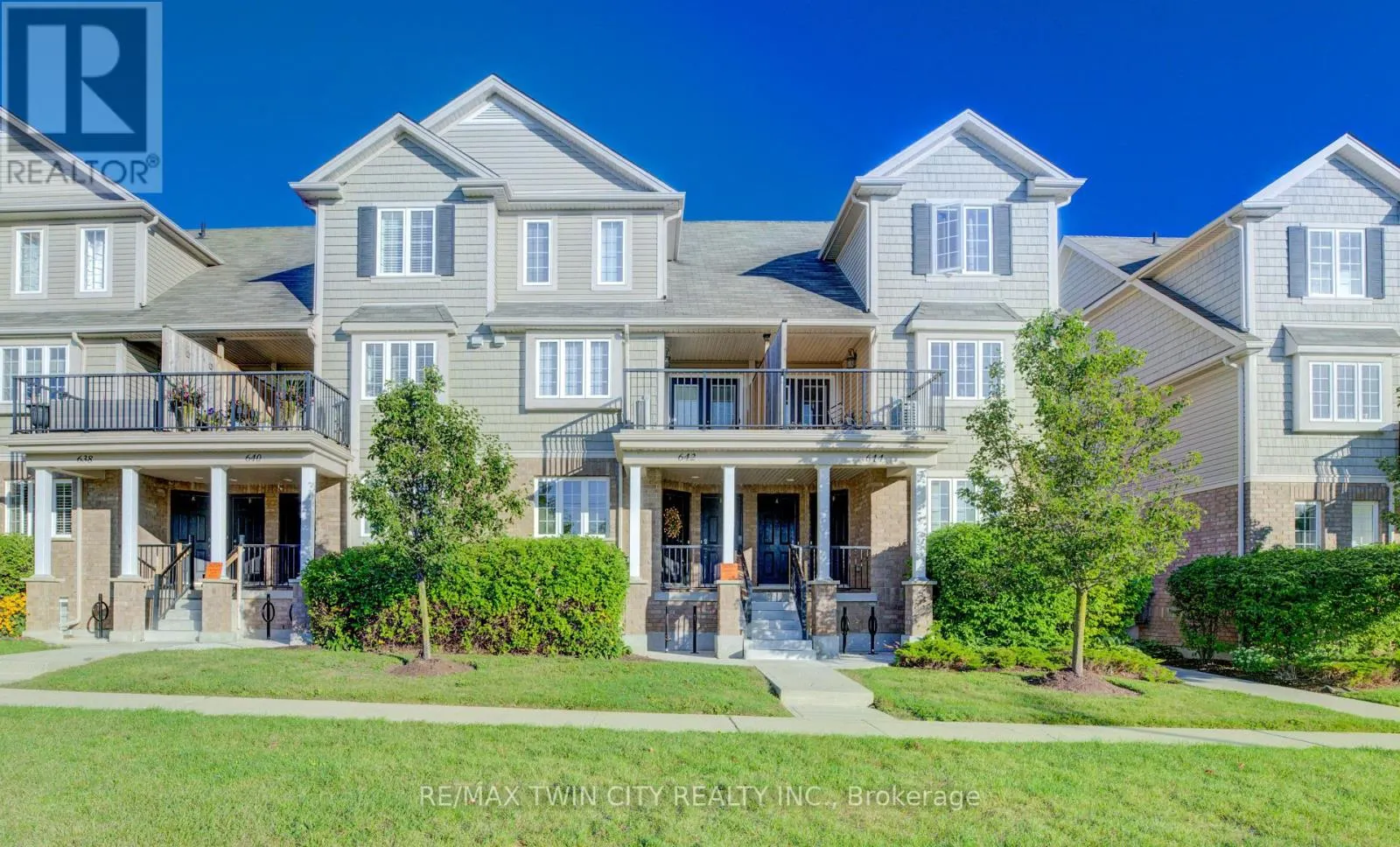 642A - 642 WOODLAWN ROAD E