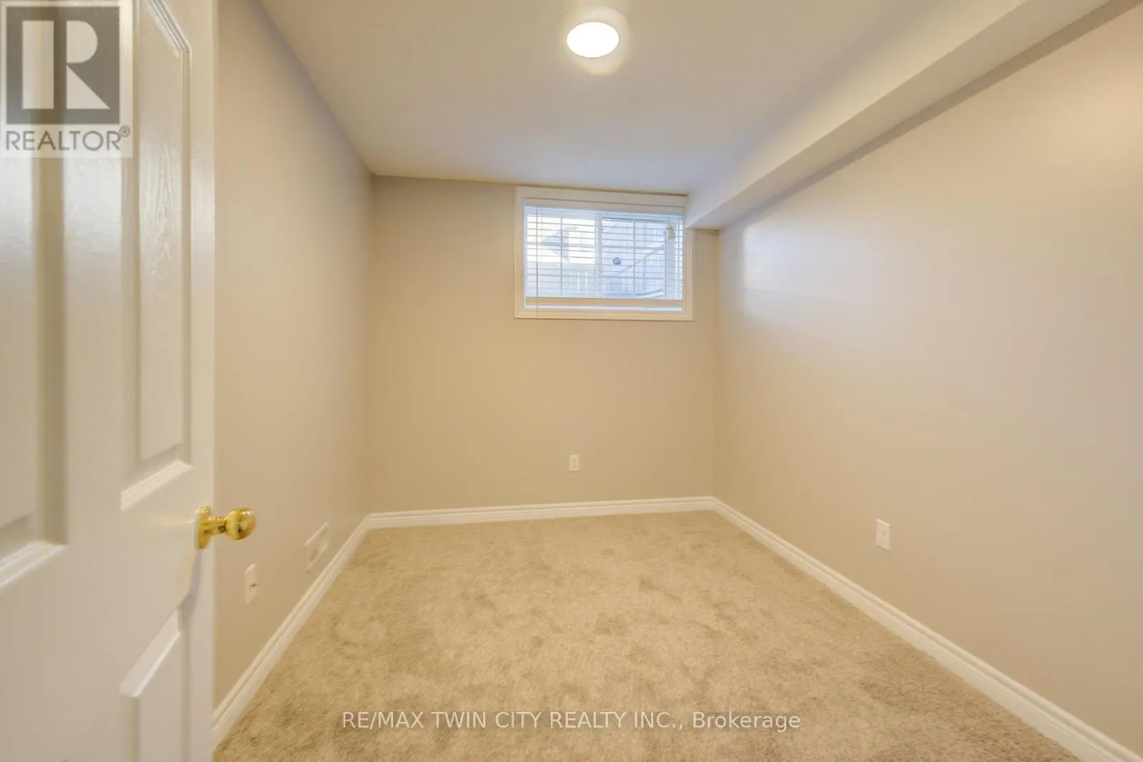 642A - 642 WOODLAWN ROAD E