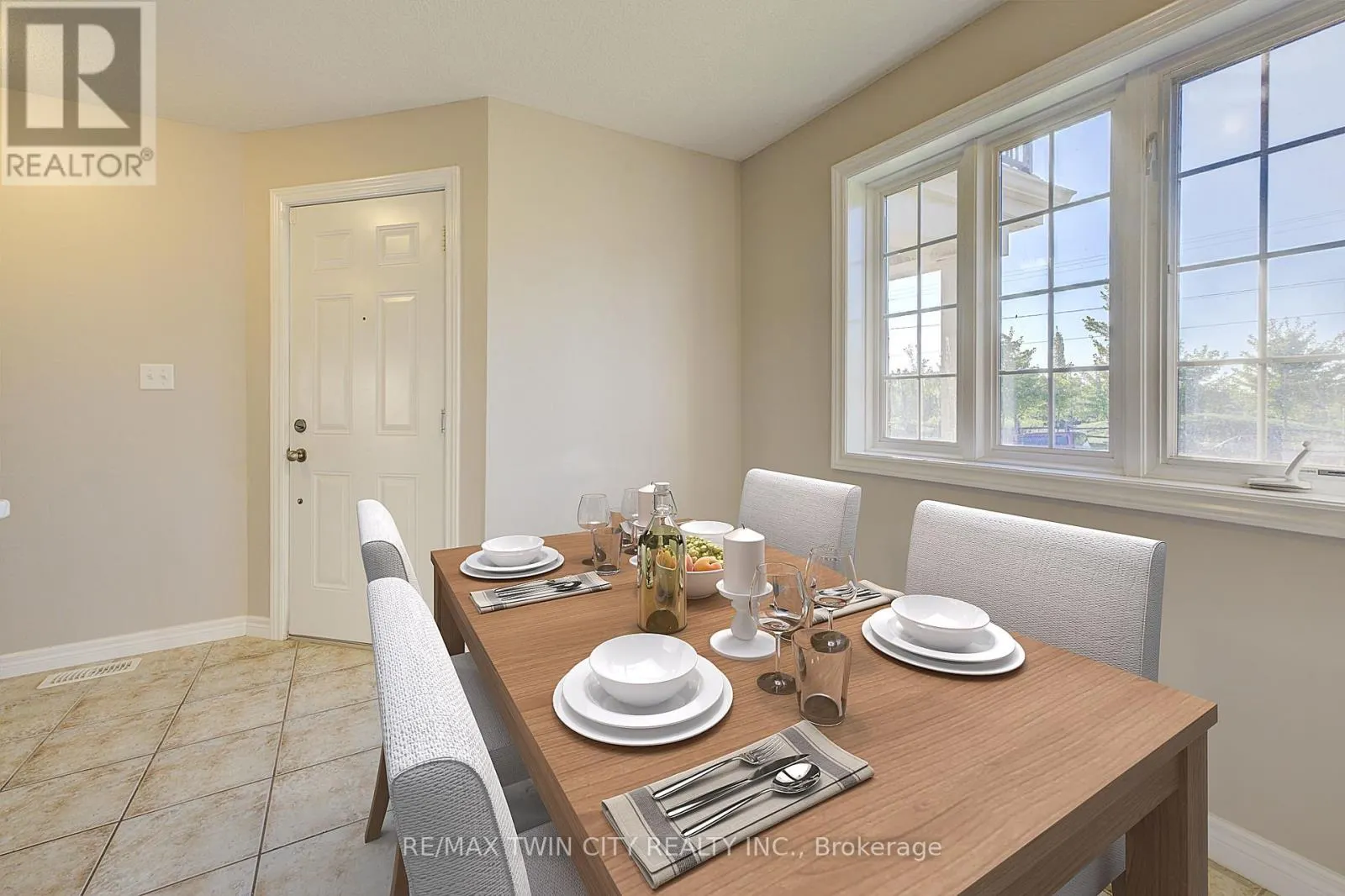 642A - 642 WOODLAWN ROAD E