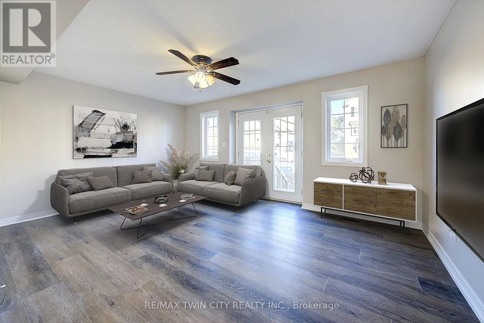 642A - 642 WOODLAWN ROAD E