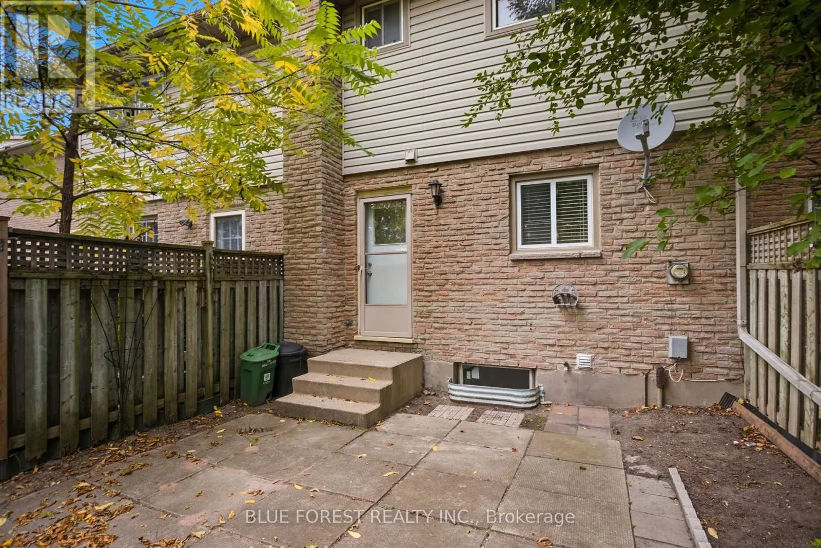 30 - 991 NOTRE DAME DRIVE, #30