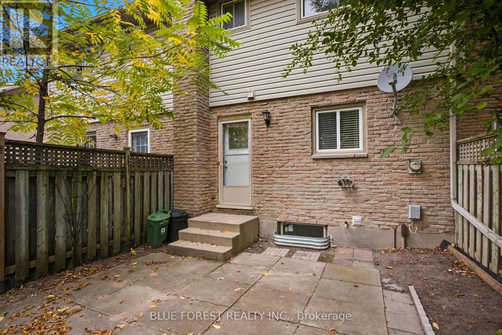 30 - 991 NOTRE DAME DRIVE, #30