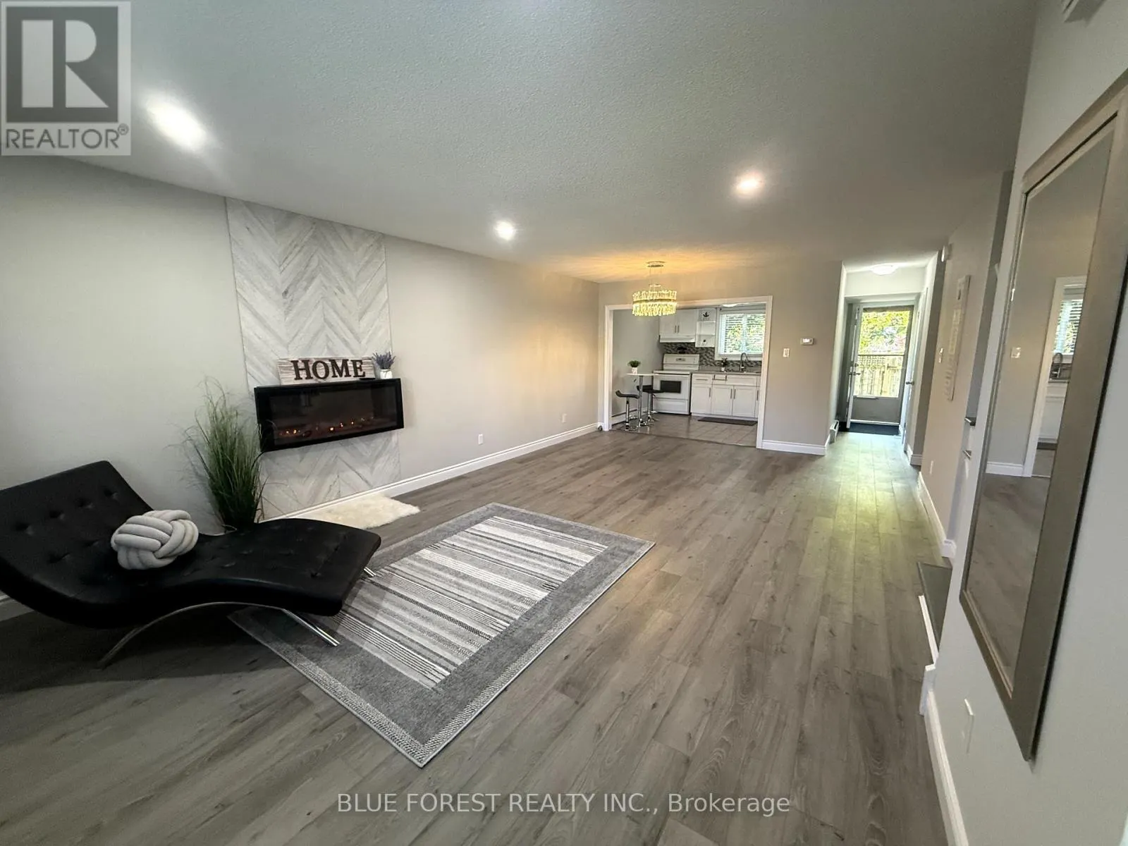 30 - 991 NOTRE DAME DRIVE, #30