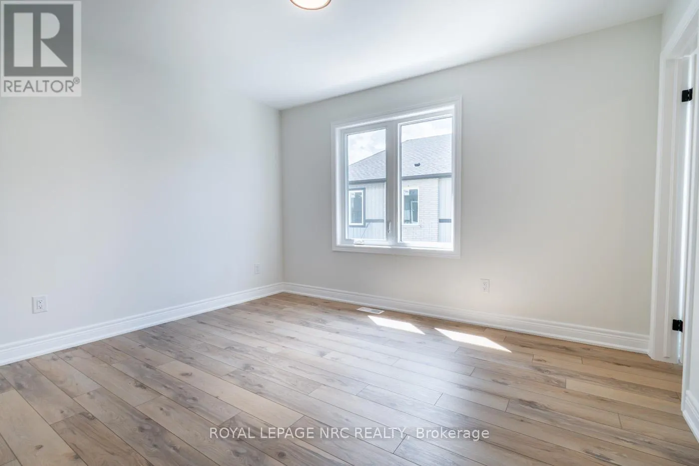 15 - 121A MOFFATT STREET, #15