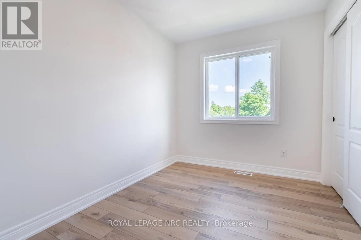 15 - 121A MOFFATT STREET, #15