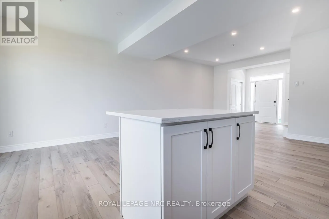 15 - 121A MOFFATT STREET, #15