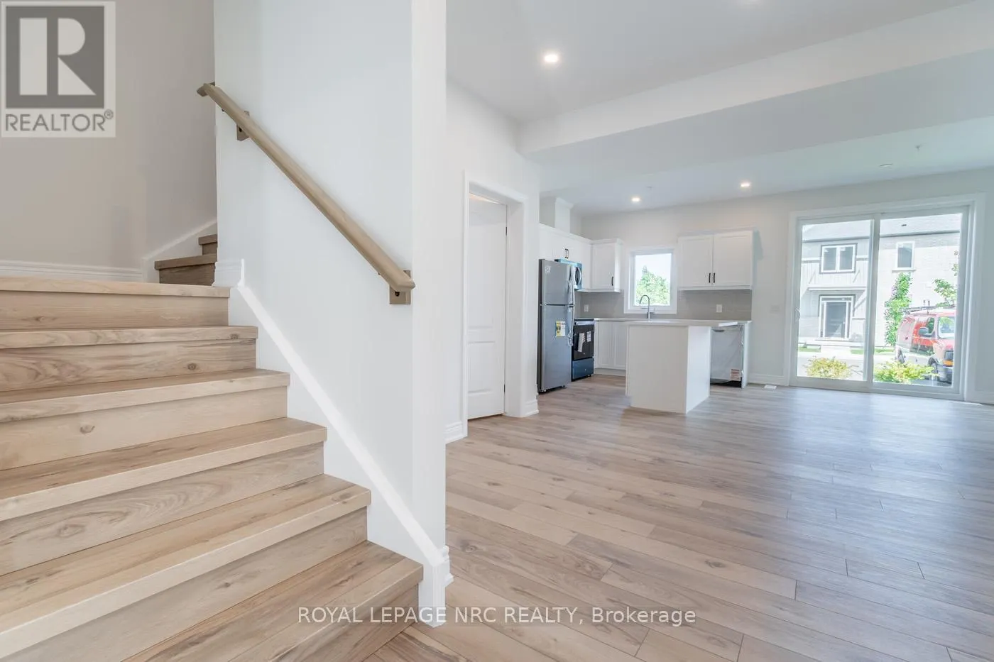 15 - 121A MOFFATT STREET, #15