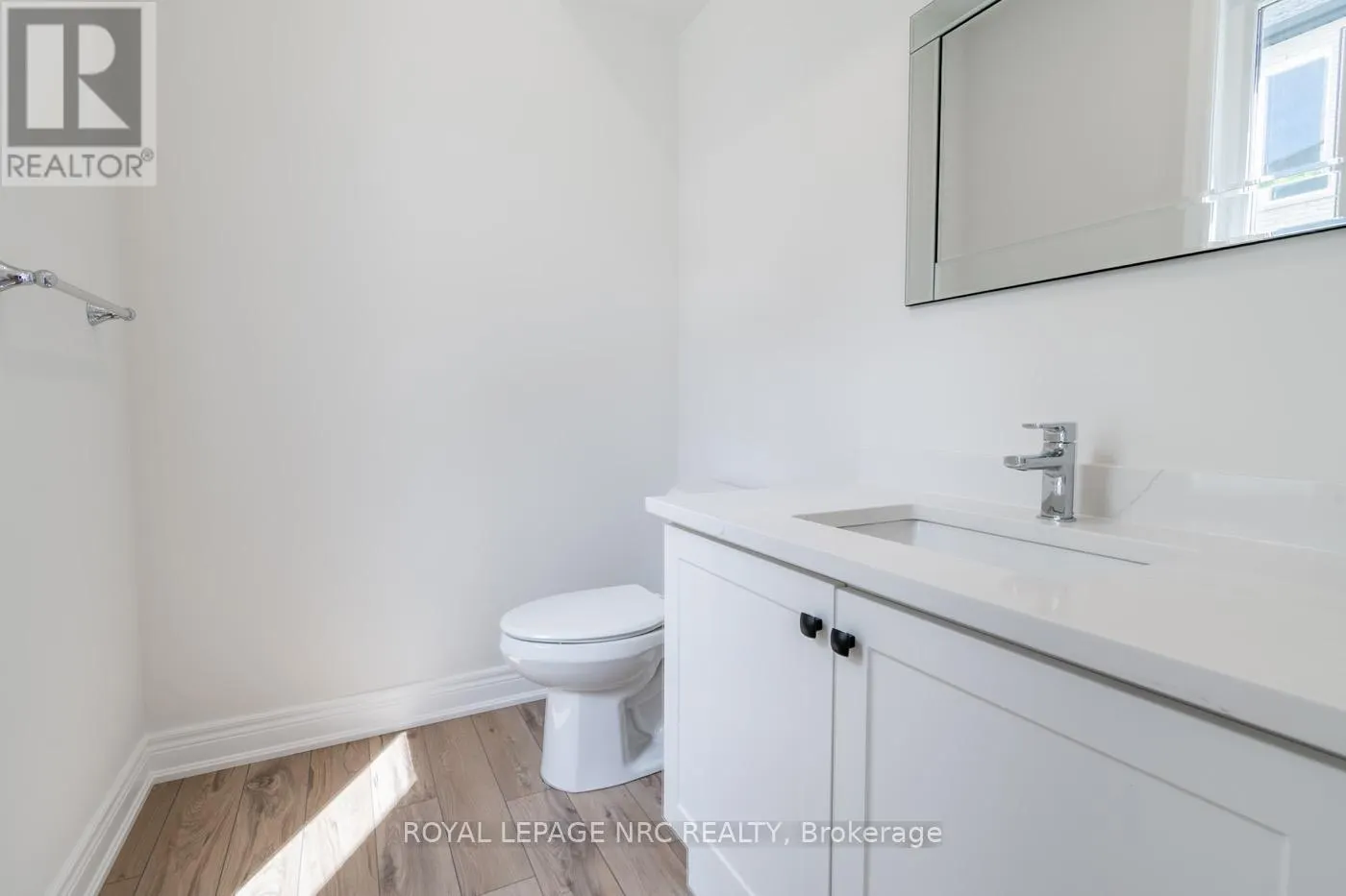 15 - 121A MOFFATT STREET, #15