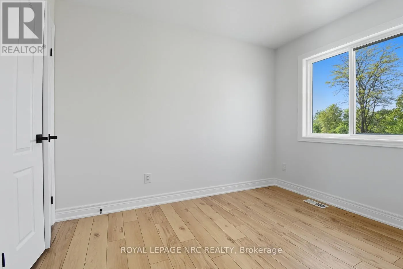 13 - 121A MOFFATT STREET, #13