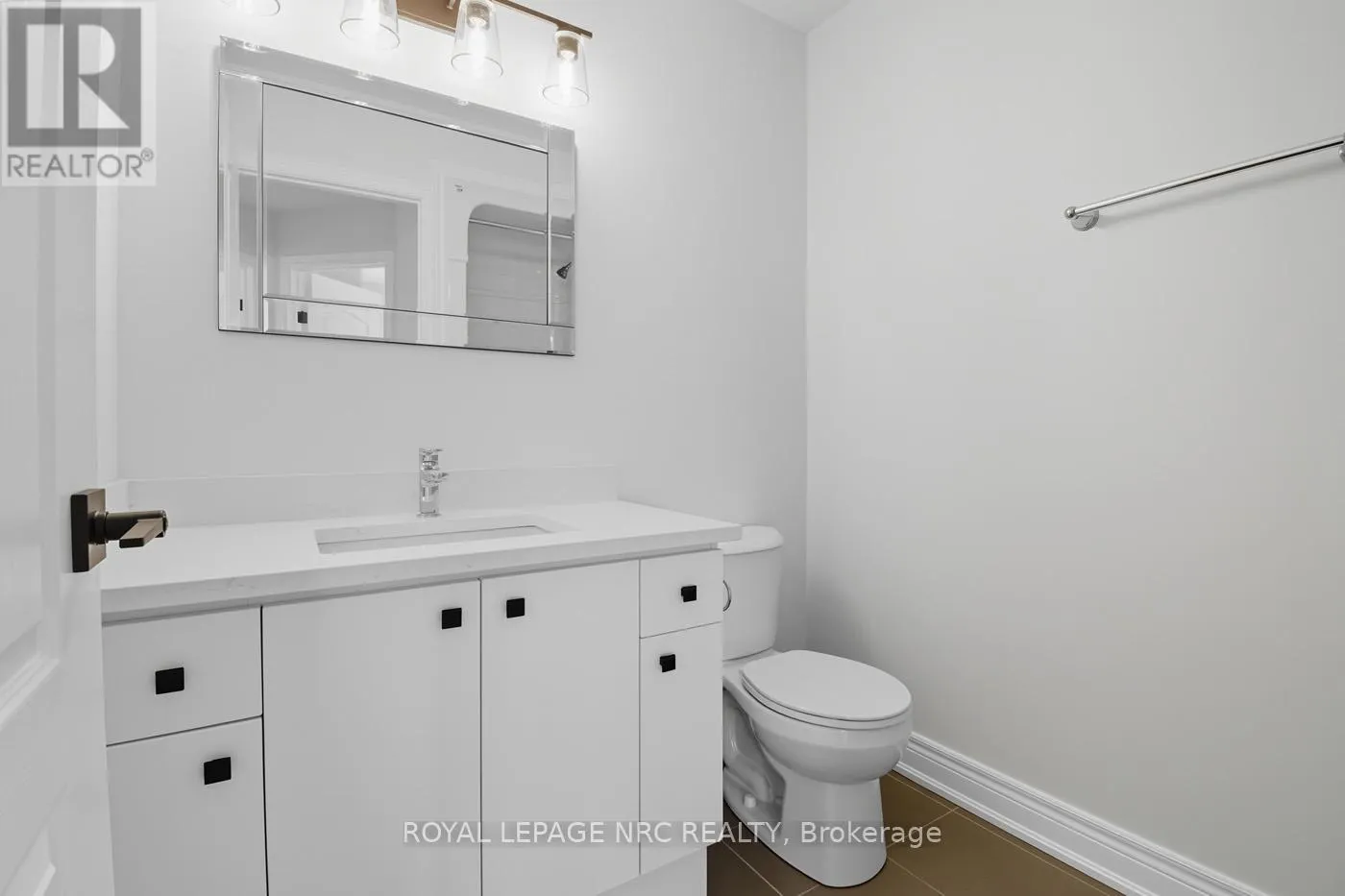 13 - 121A MOFFATT STREET, #13