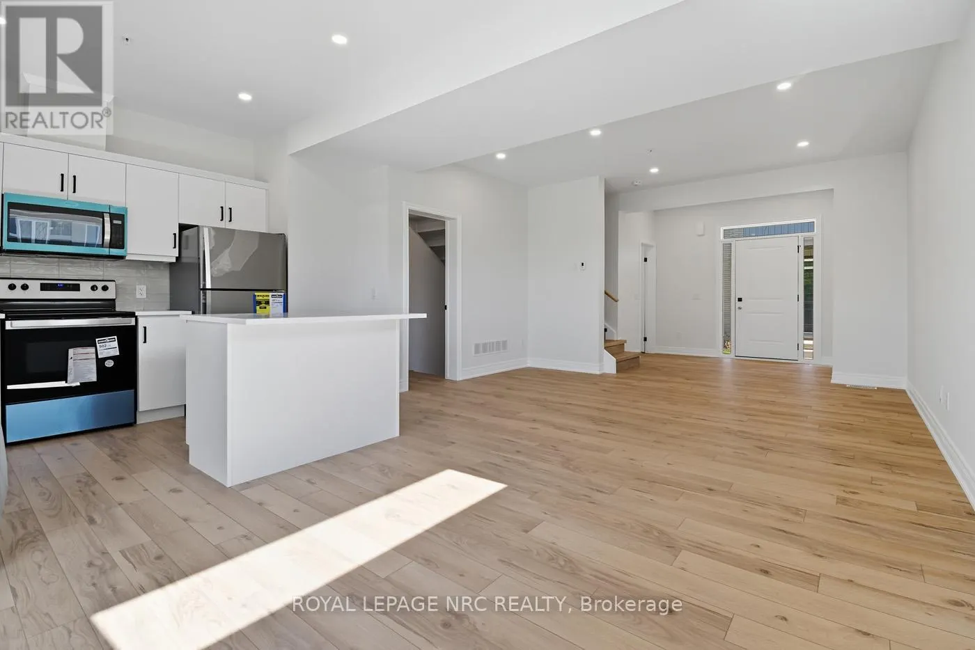 13 - 121A MOFFATT STREET, #13