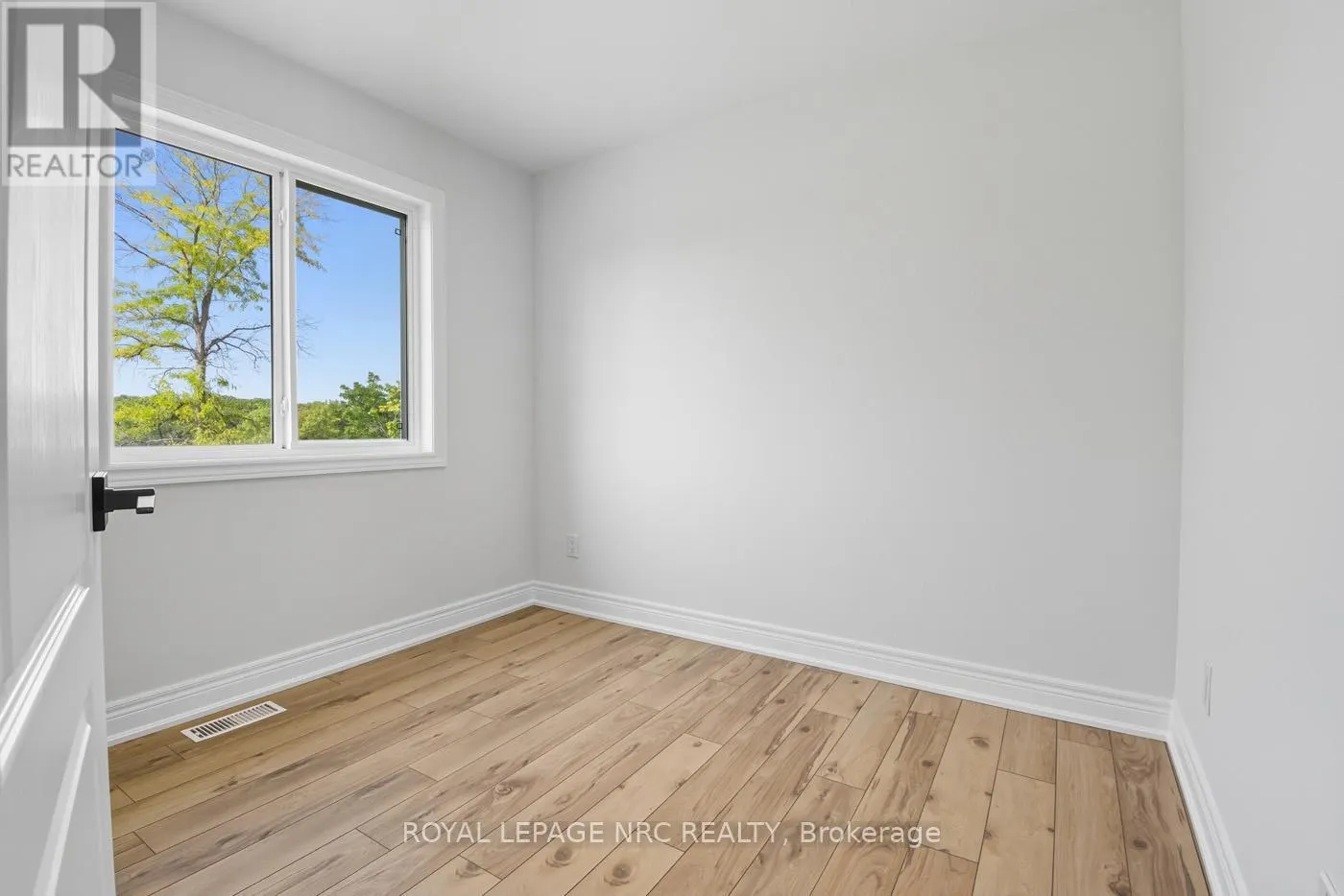 13 - 121A MOFFATT STREET, #13