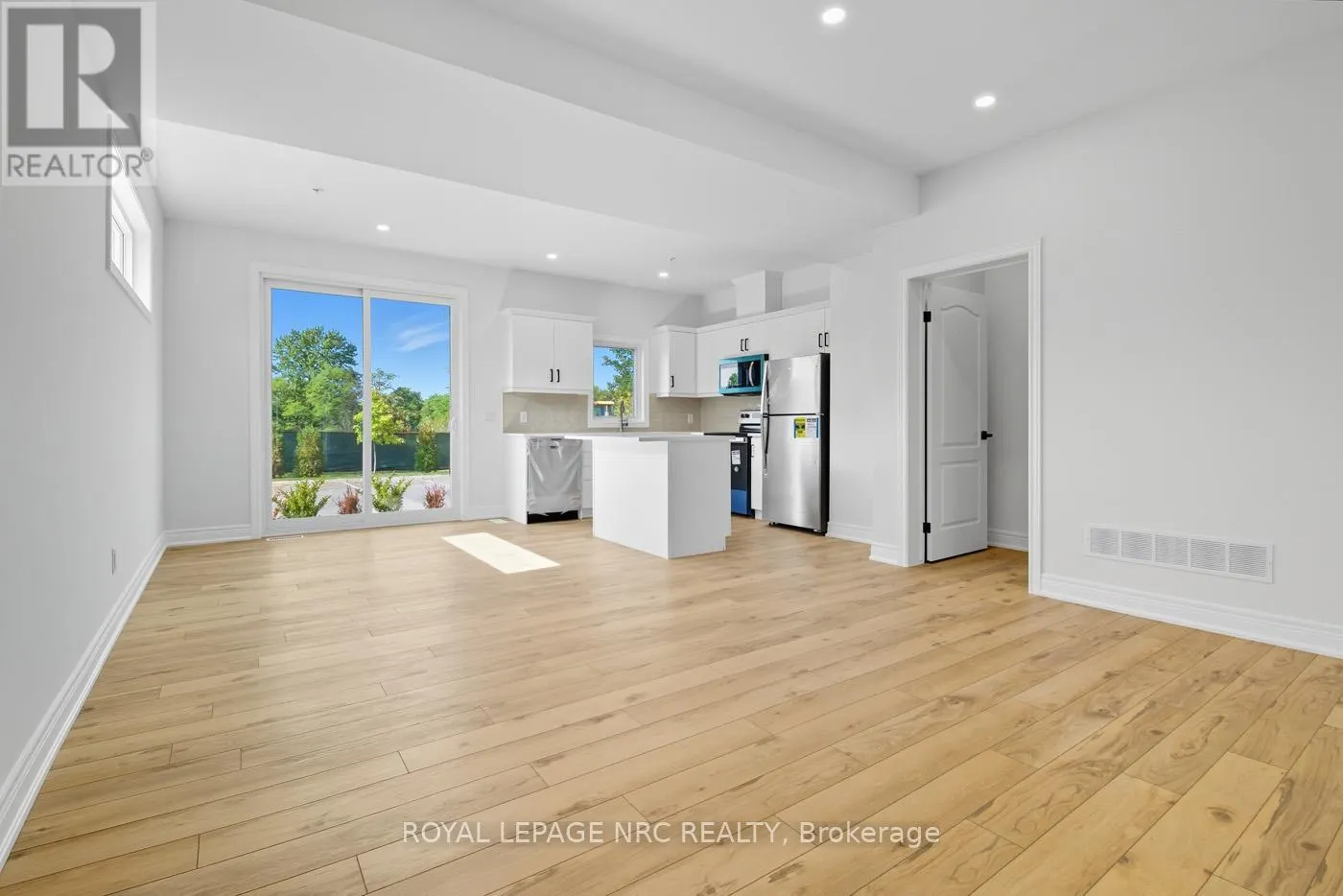 13 - 121A MOFFATT STREET, #13