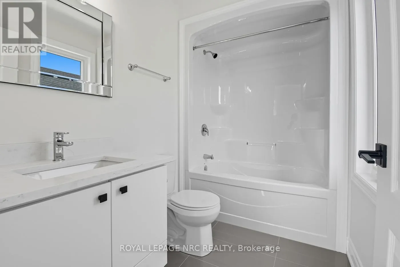 13 - 121A MOFFATT STREET, #13