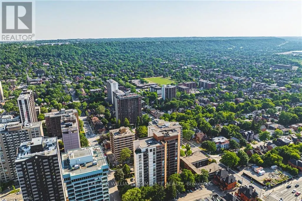 606 - 101 QUEEN STREET S