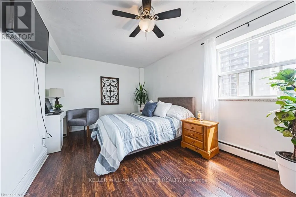 606 - 101 QUEEN STREET S