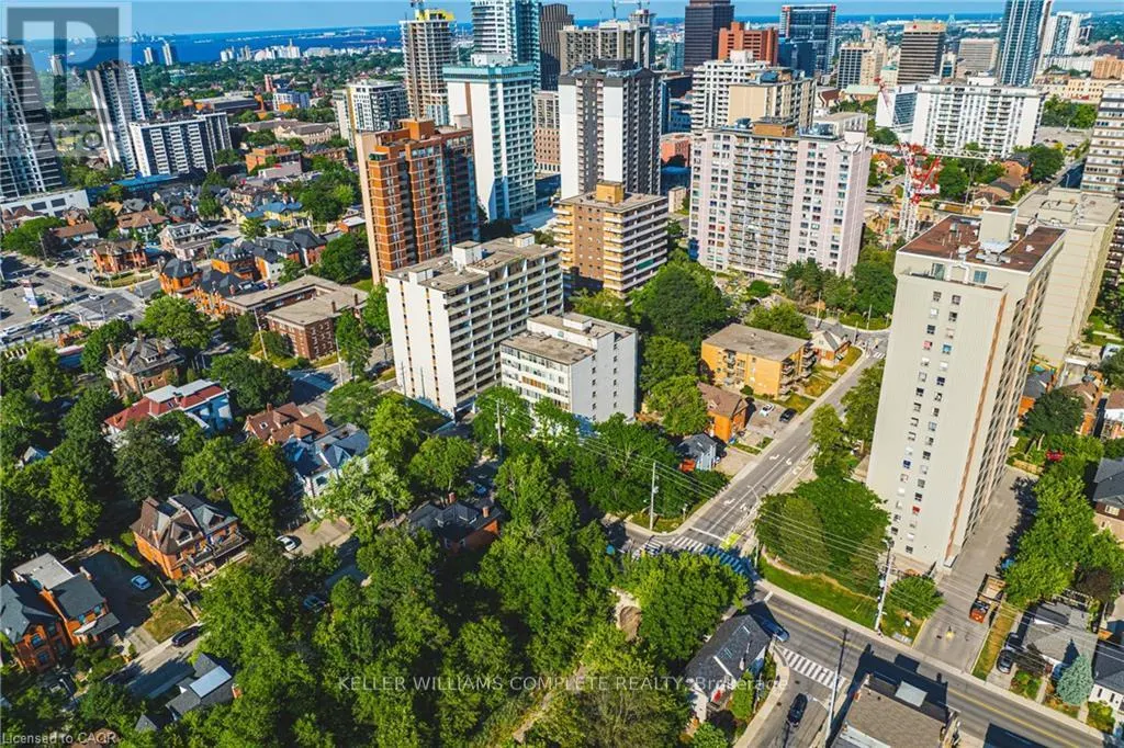 606 - 101 QUEEN STREET S