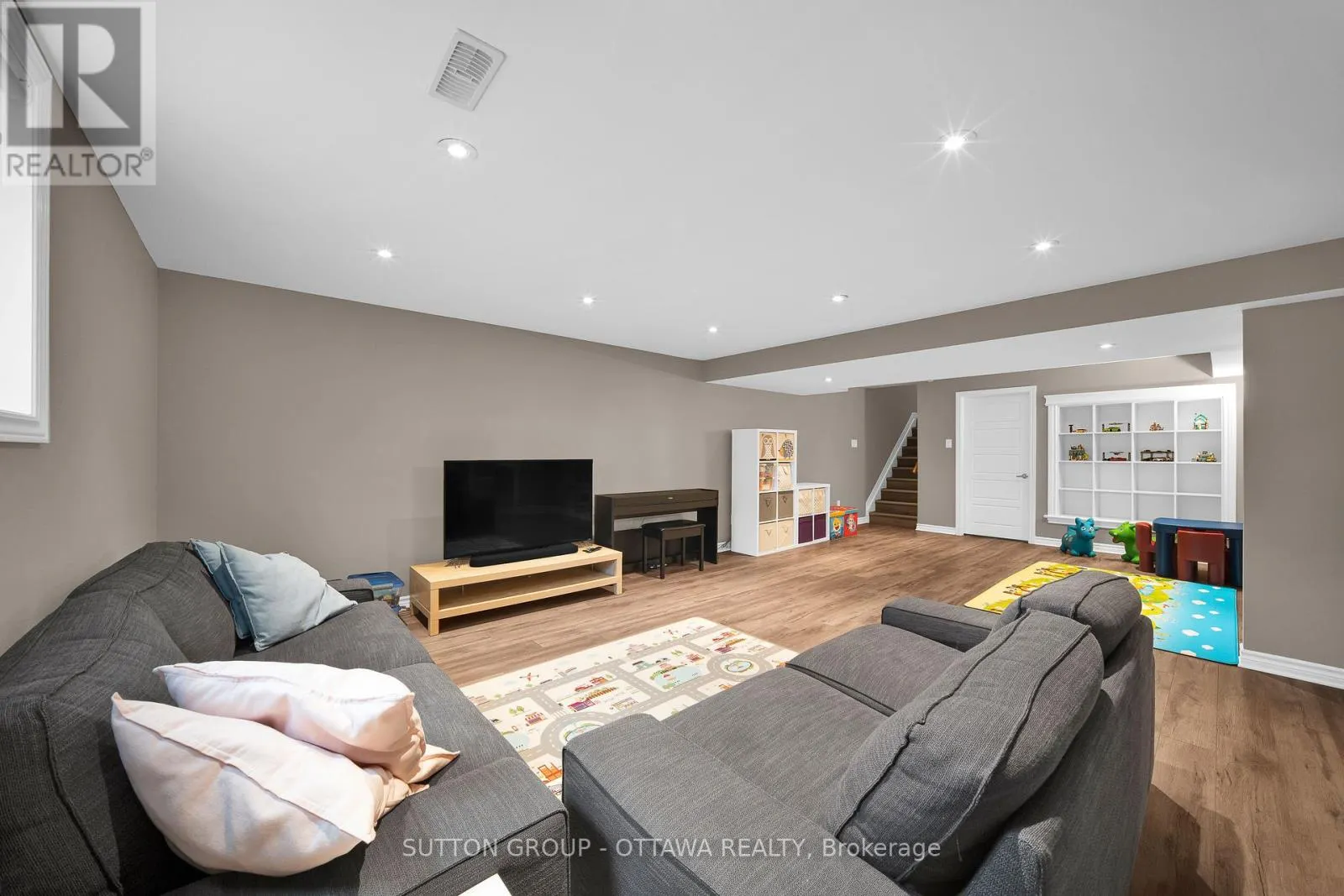 412 ODESSA WAY