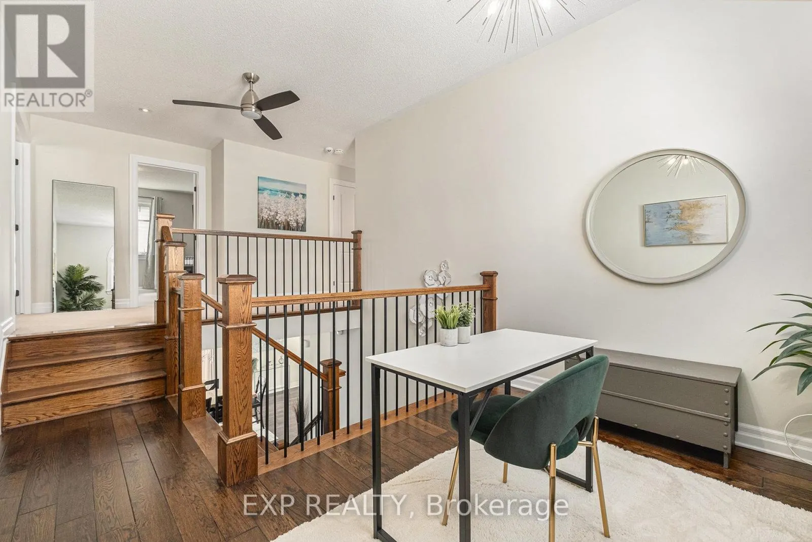 386 ANDALUSIAN CRESCENT
