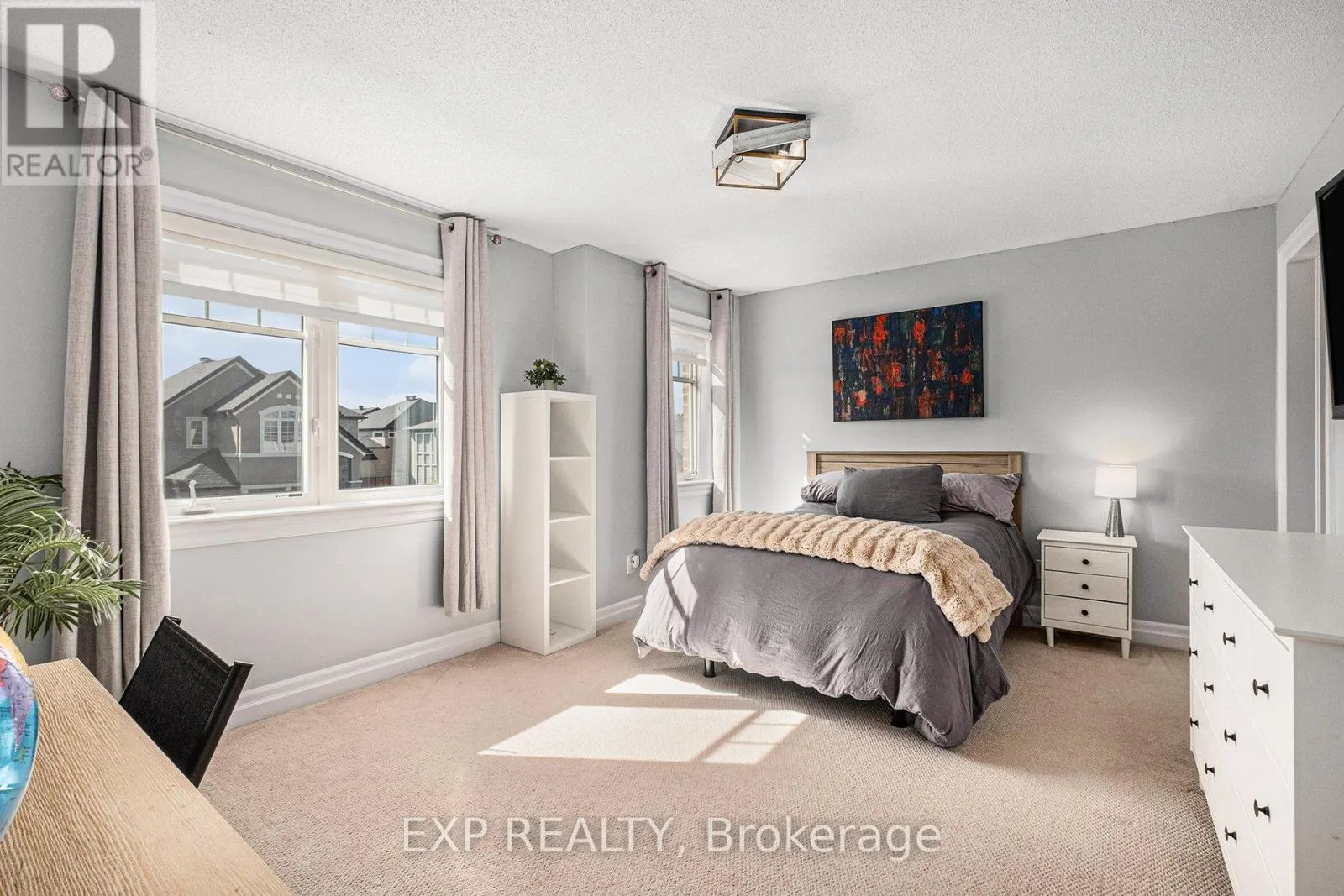 386 ANDALUSIAN CRESCENT