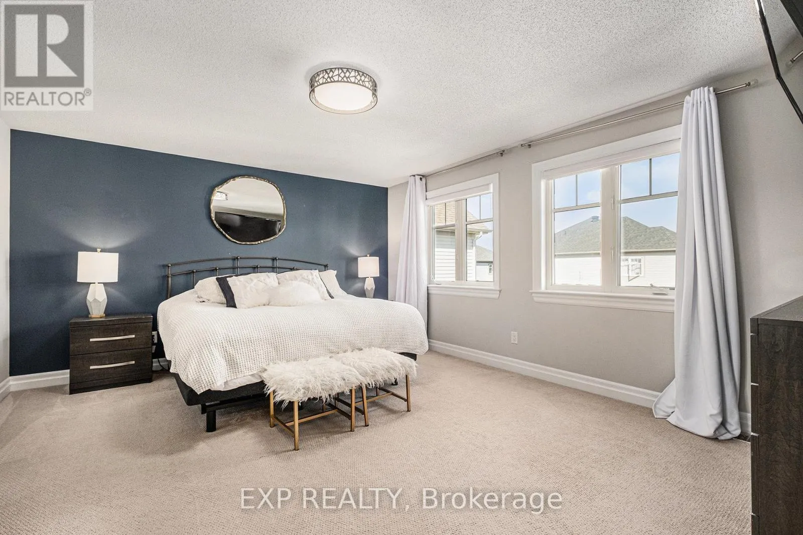386 ANDALUSIAN CRESCENT