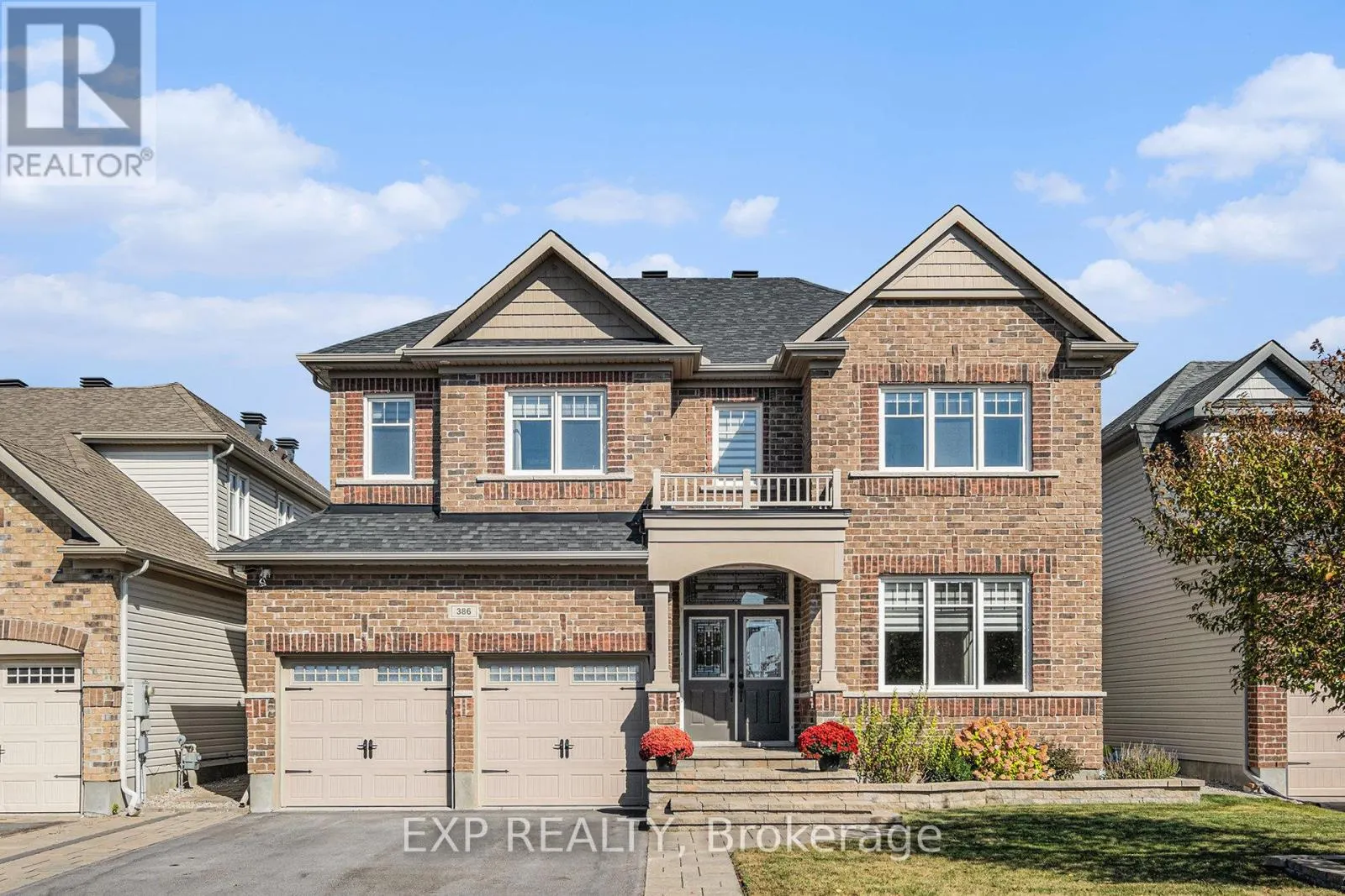 386 ANDALUSIAN CRESCENT