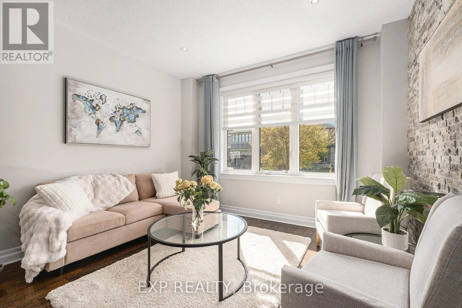 386 ANDALUSIAN CRESCENT