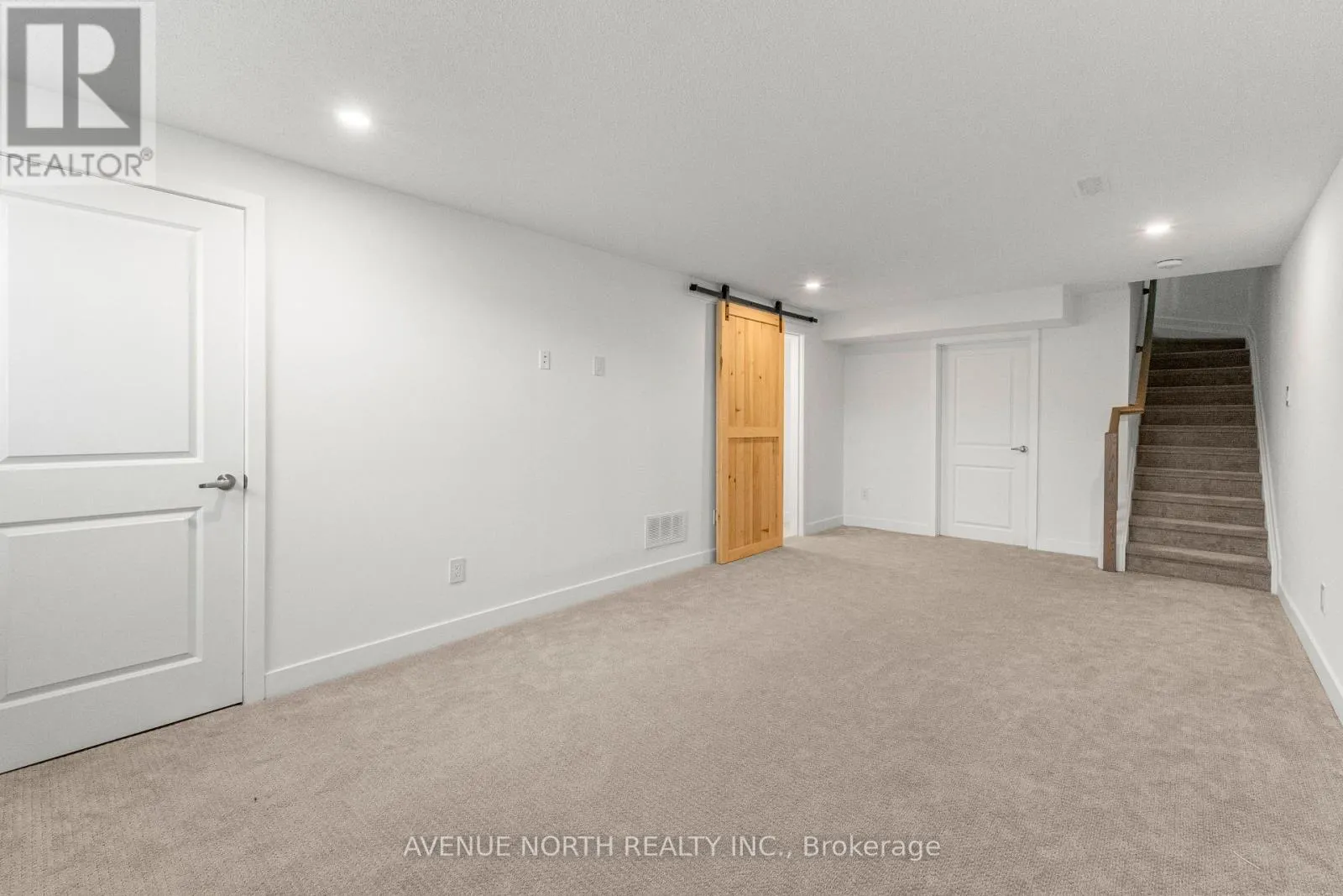 653 PUTNEY CRESCENT