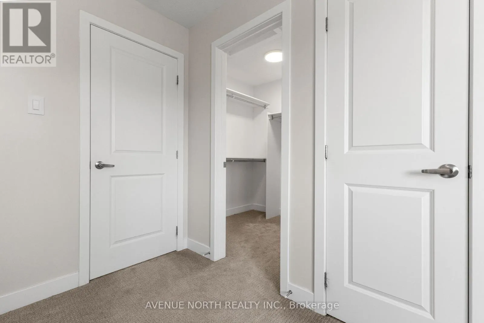 653 PUTNEY CRESCENT