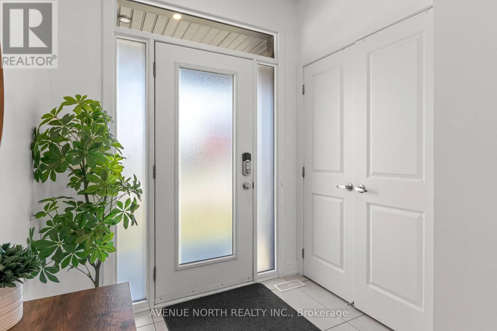 653 PUTNEY CRESCENT