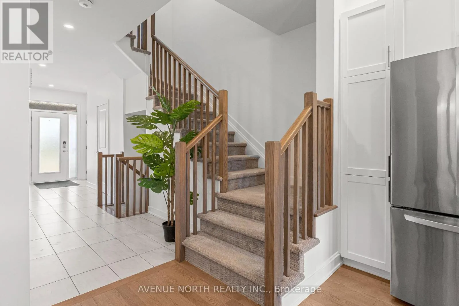 653 PUTNEY CRESCENT