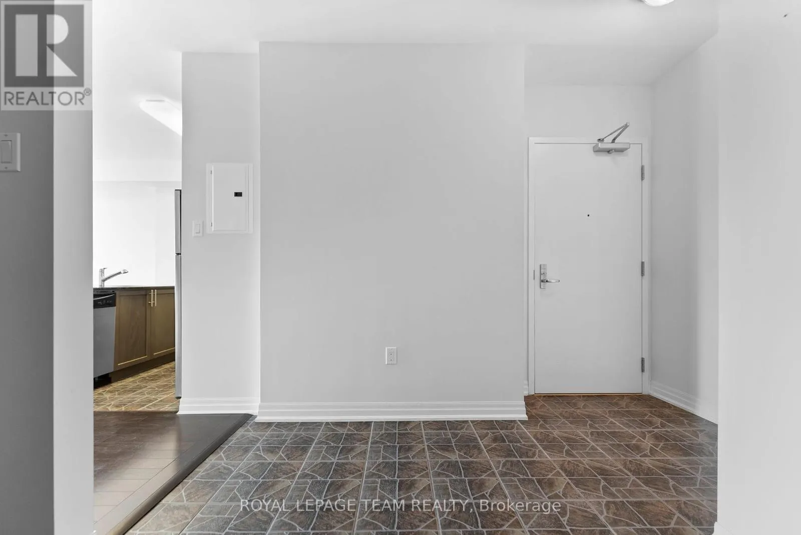506 - 90 LANDRY STREET