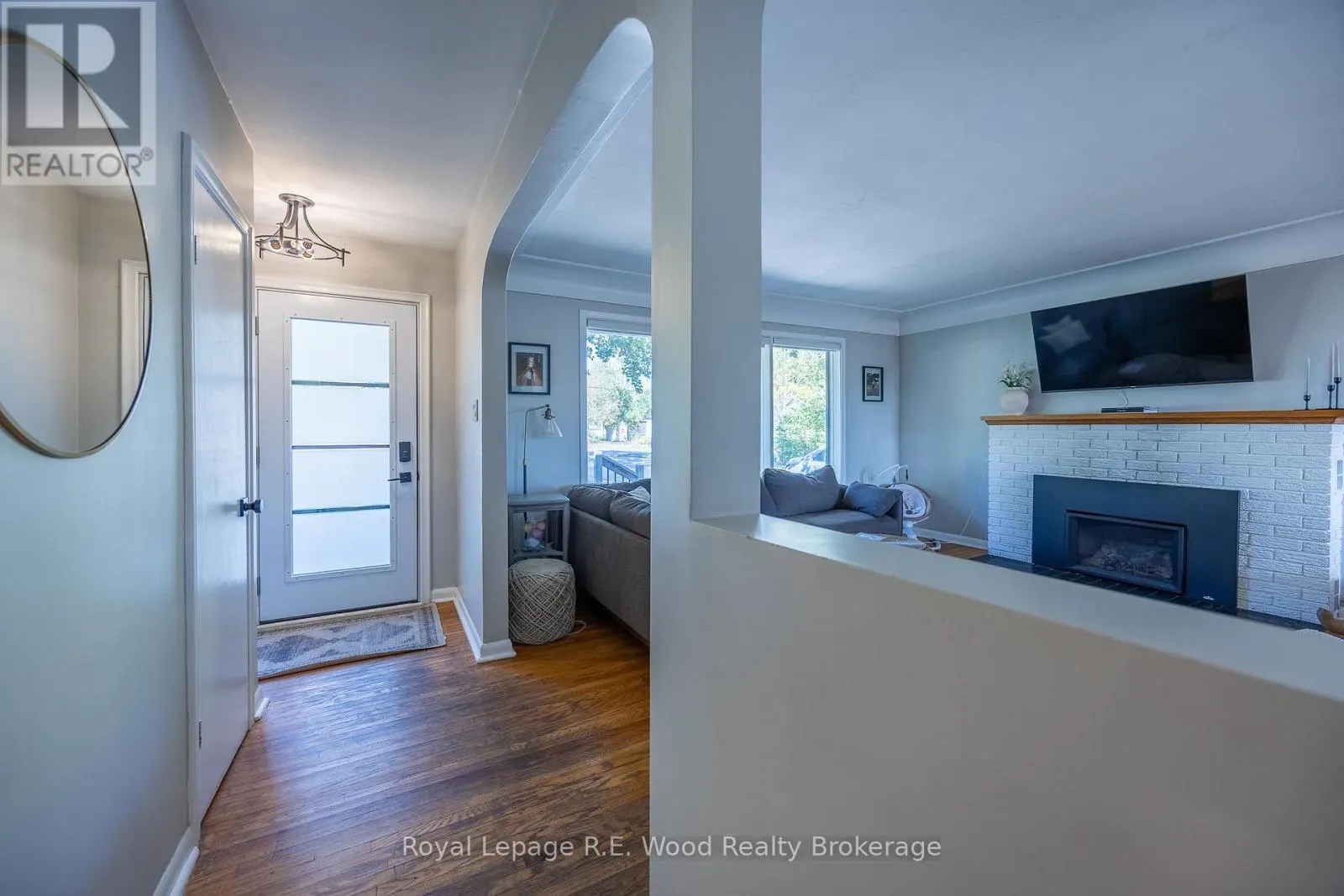 27 NORTH STREET W