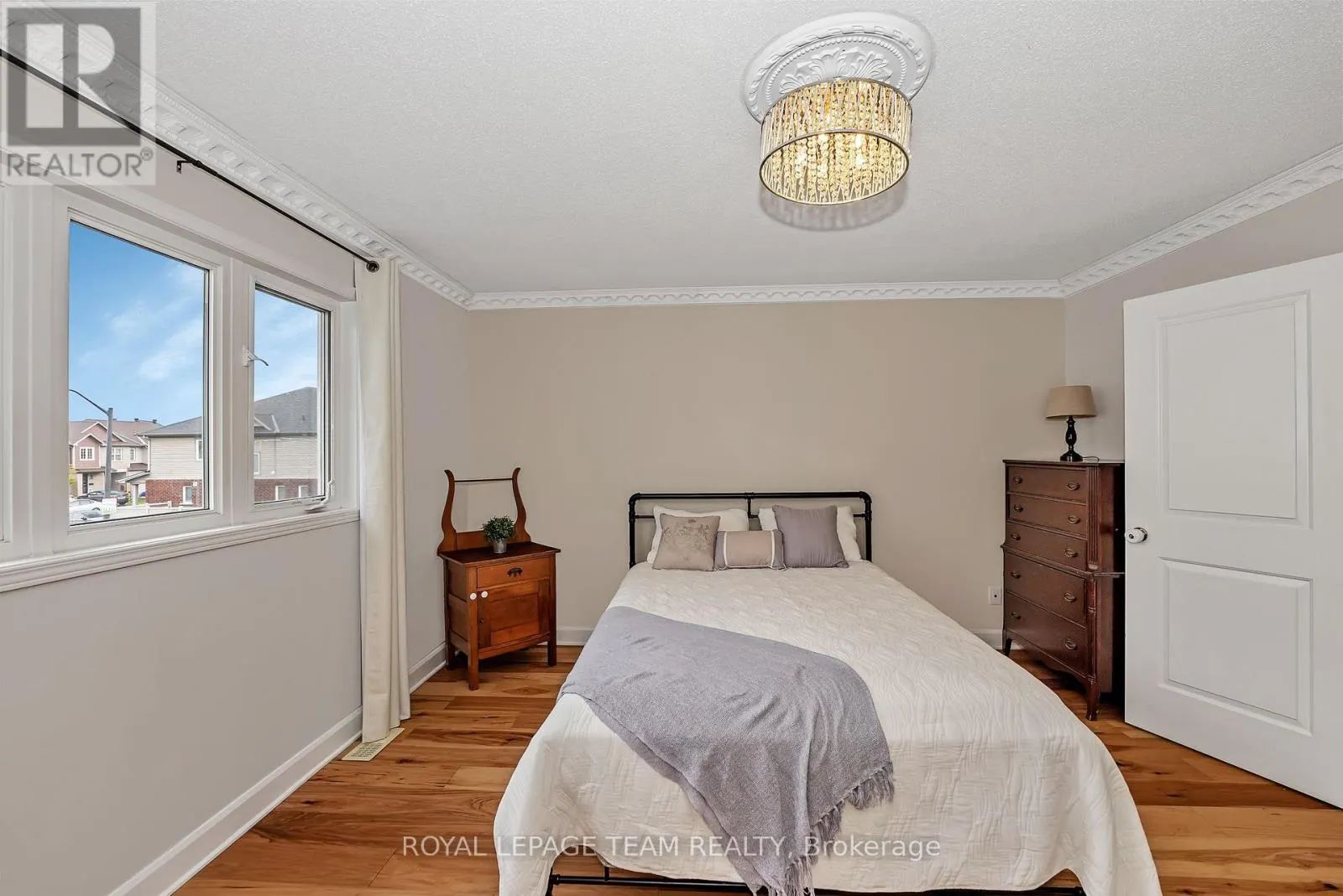 430 HARESFIELD COURT