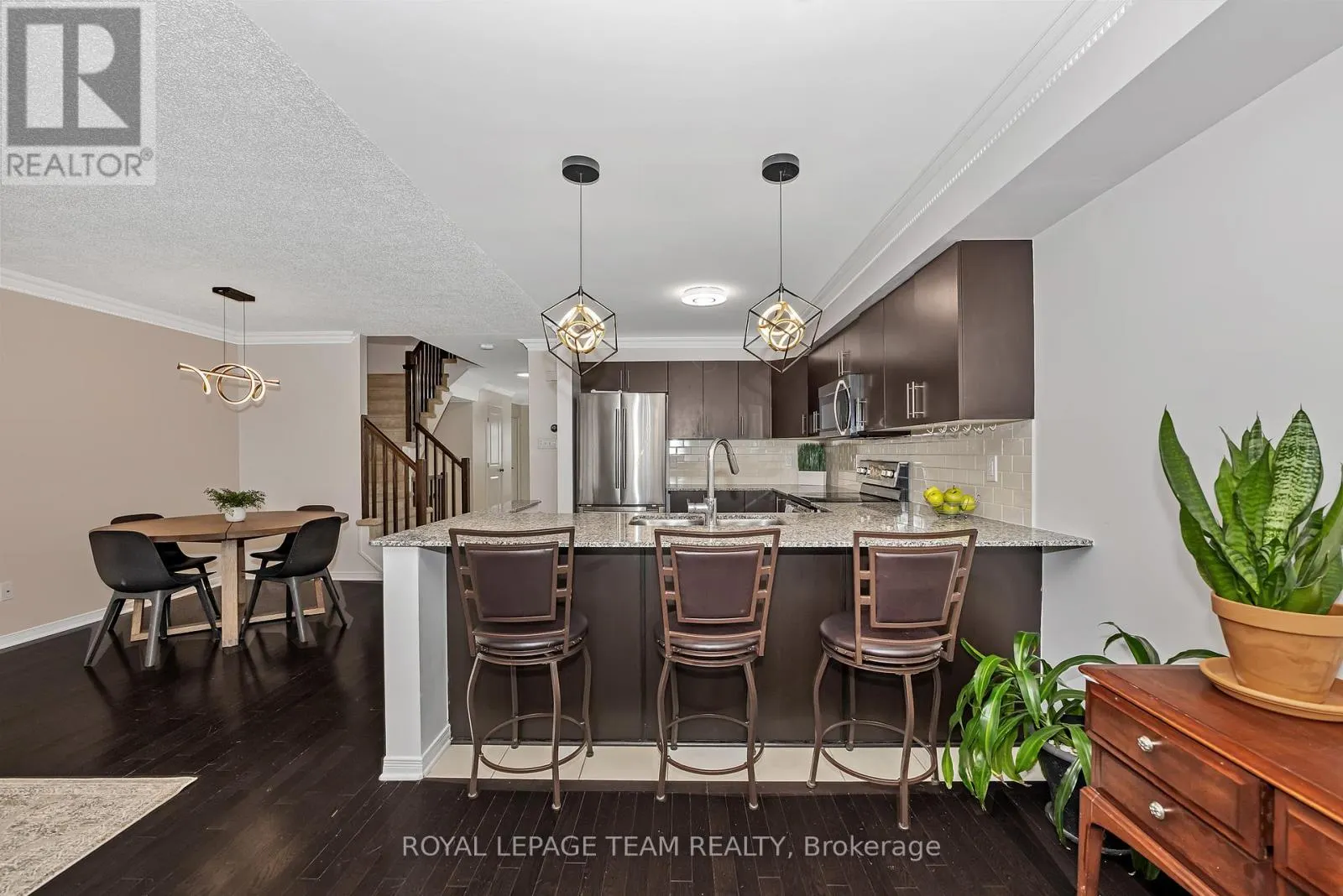 430 HARESFIELD COURT