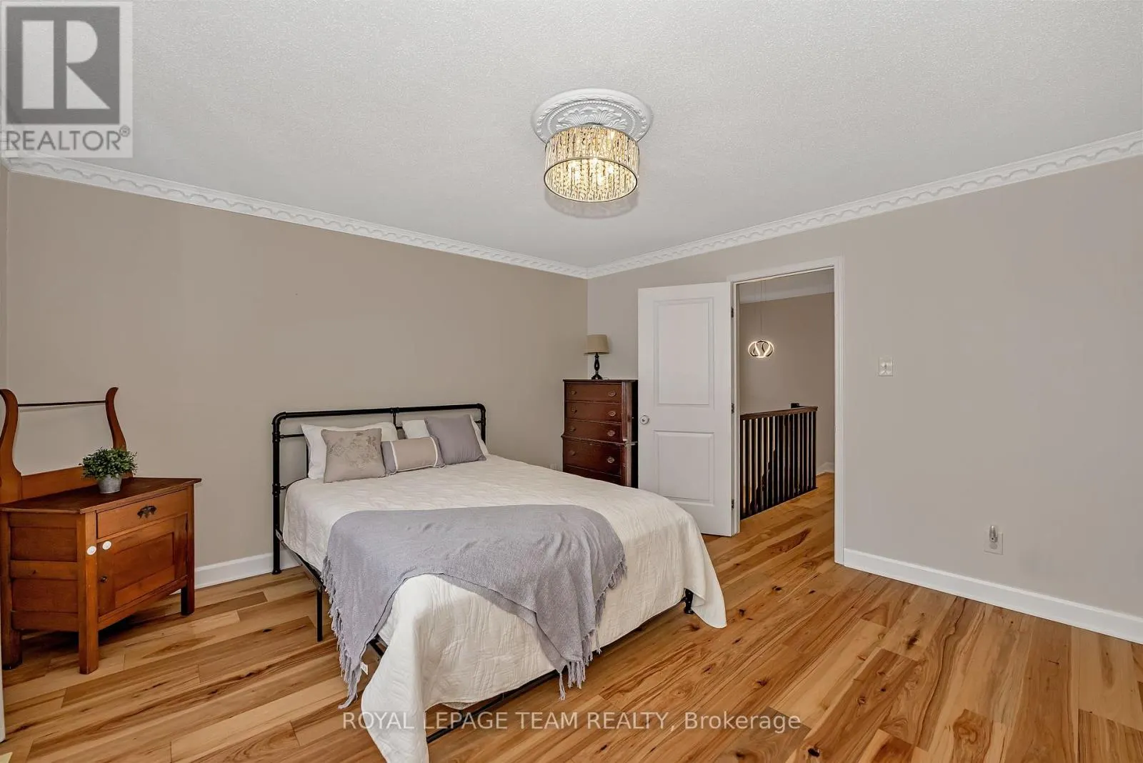430 HARESFIELD COURT