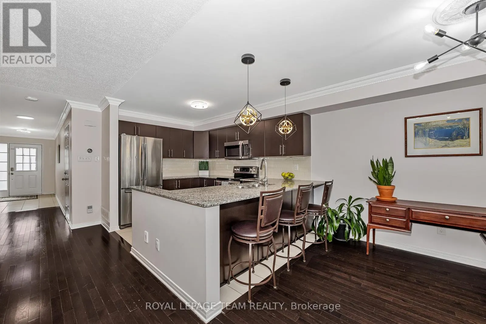 430 HARESFIELD COURT