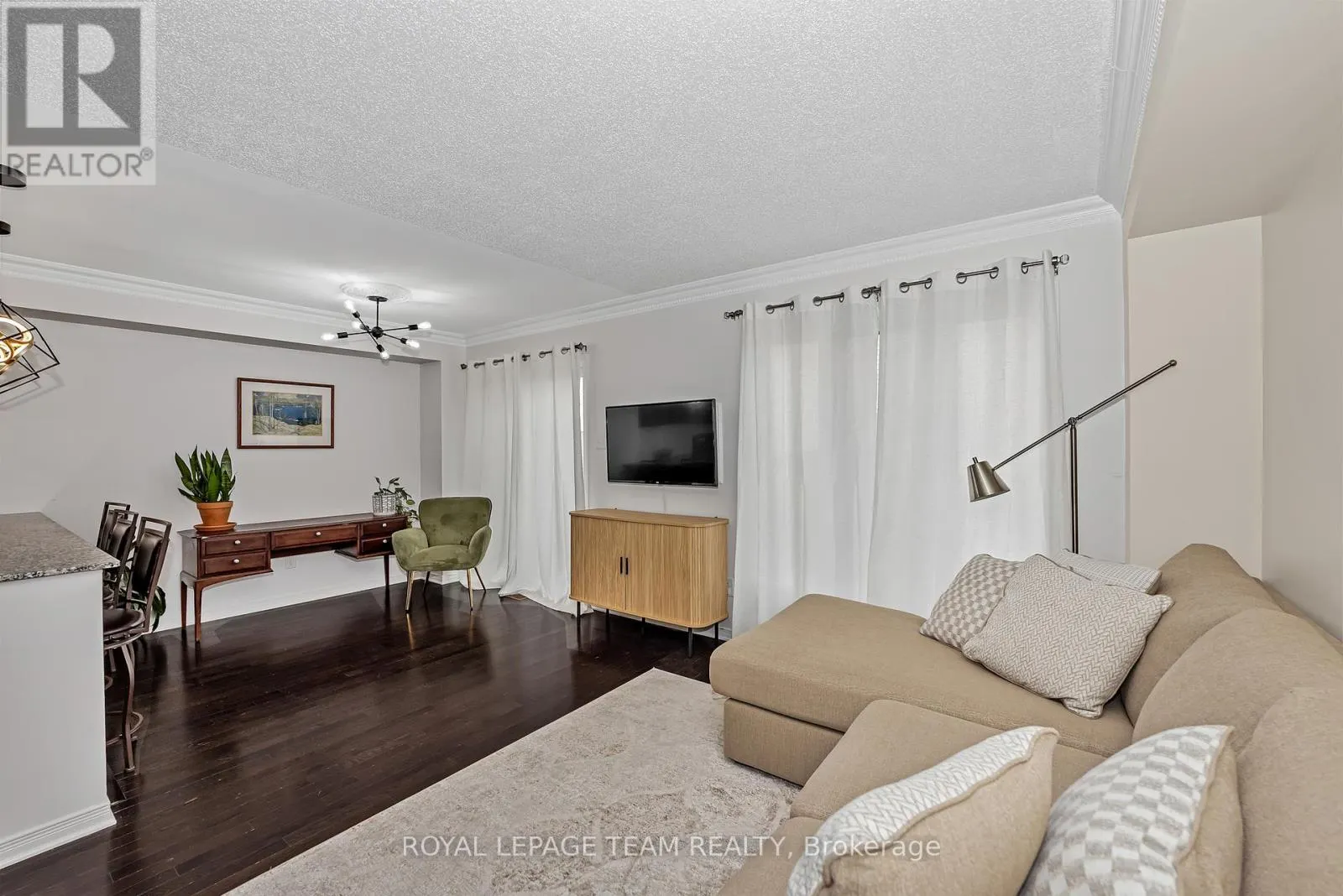 430 HARESFIELD COURT
