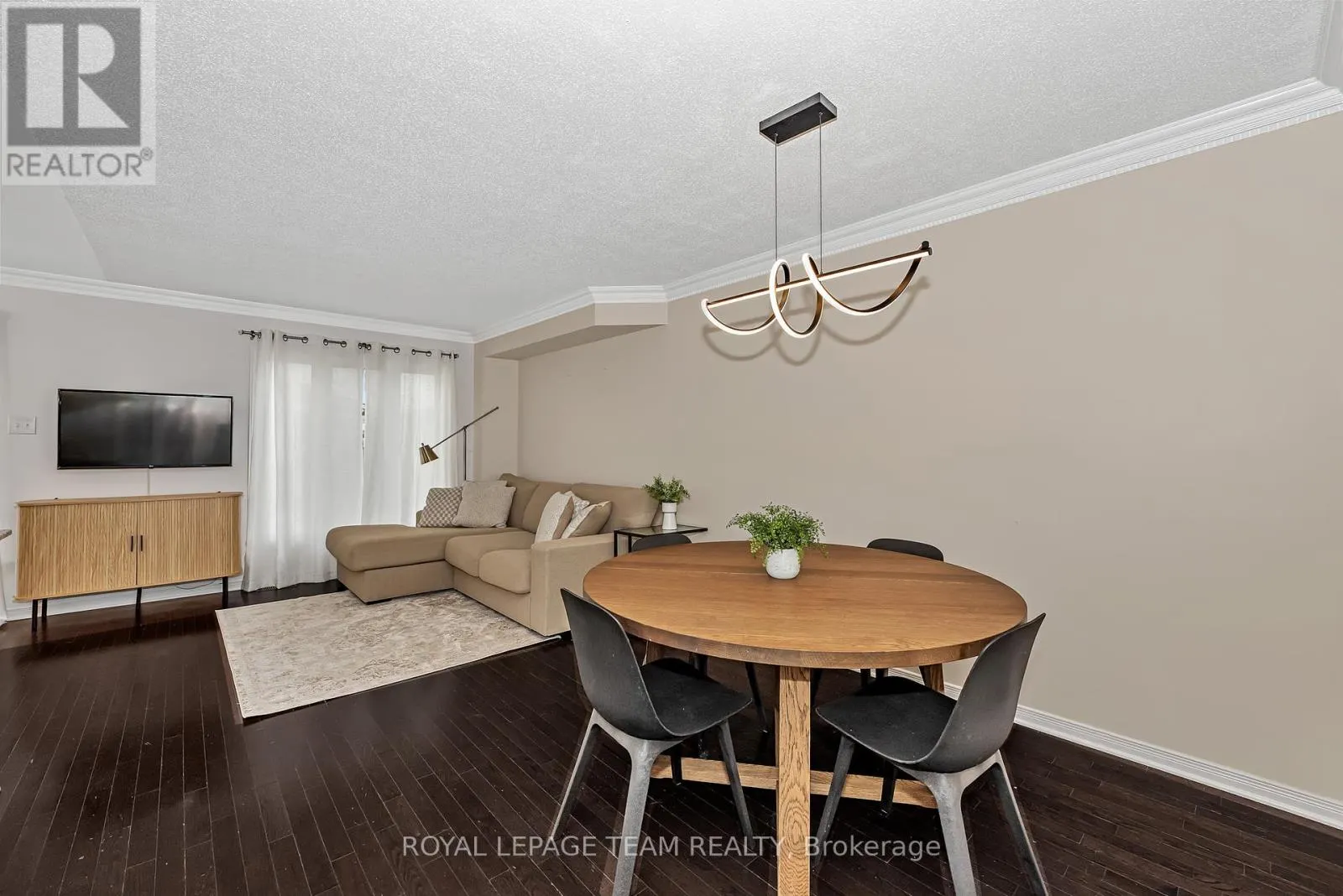 430 HARESFIELD COURT