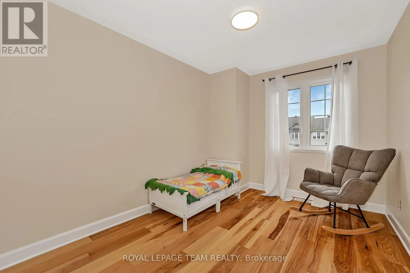 430 HARESFIELD COURT