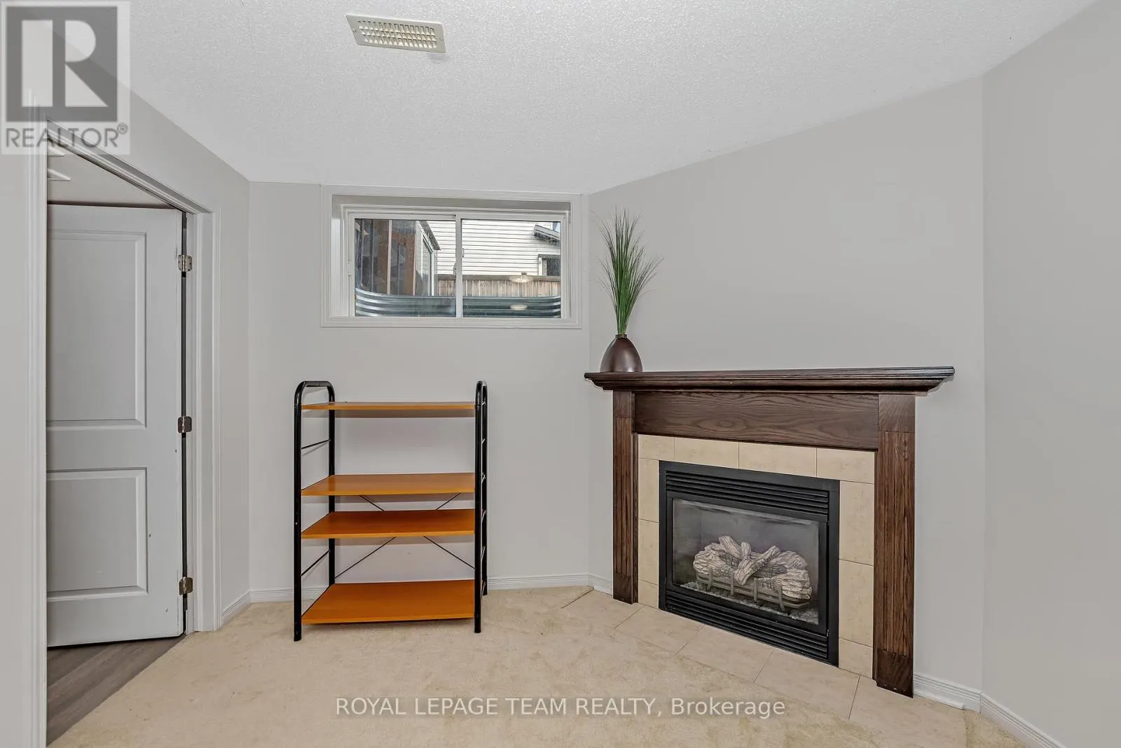 430 HARESFIELD COURT