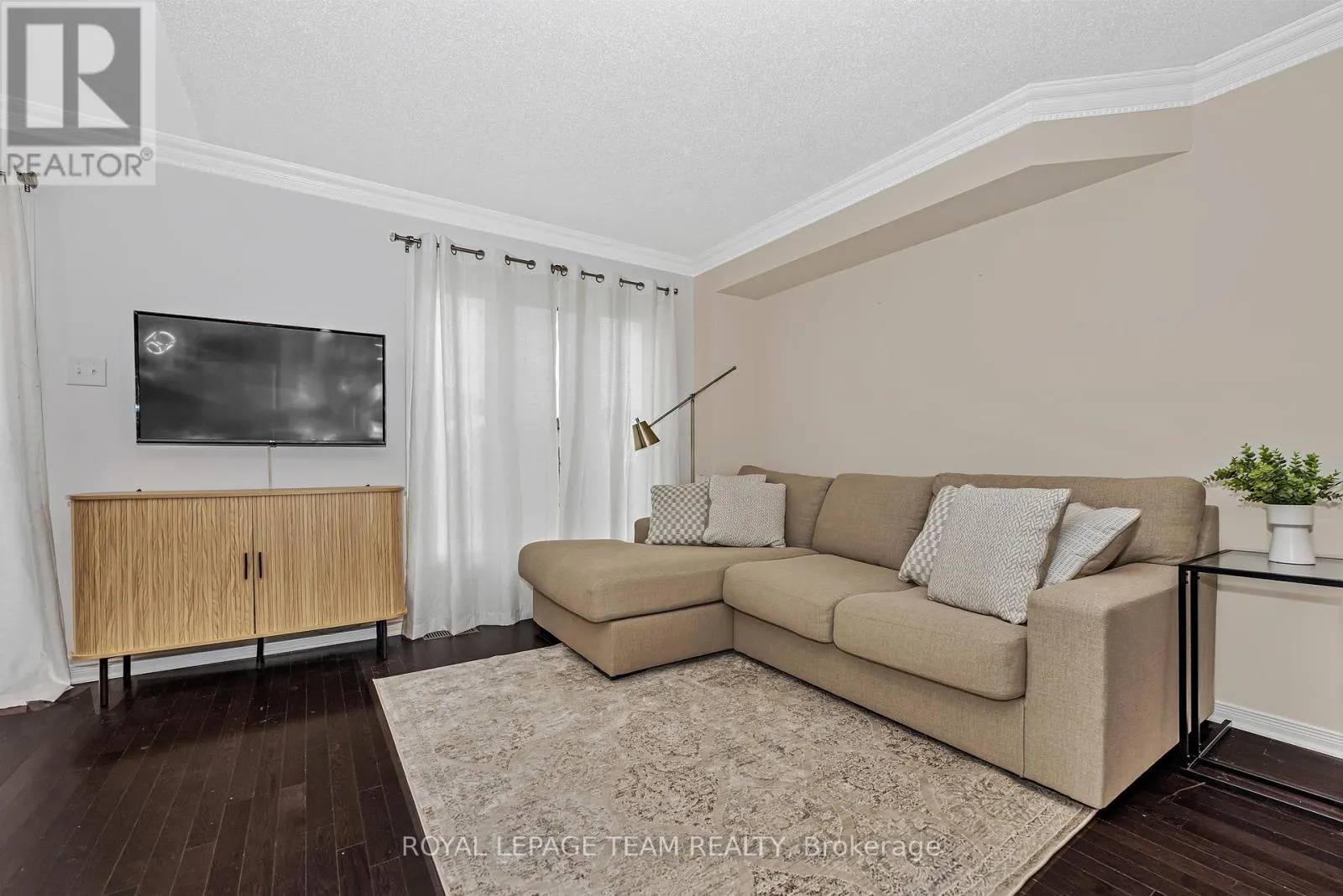 430 HARESFIELD COURT