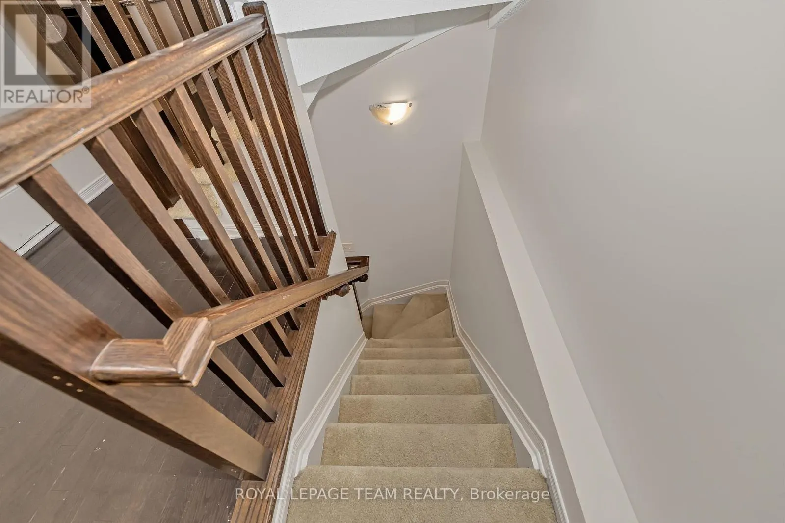 430 HARESFIELD COURT