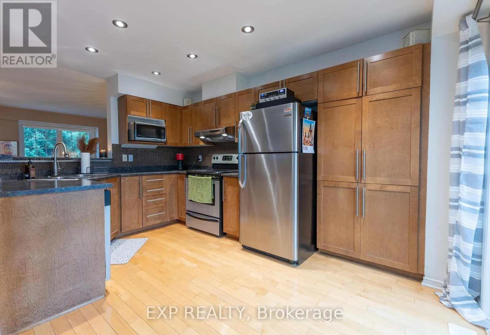 2341 GLANDRIEL CRESCENT