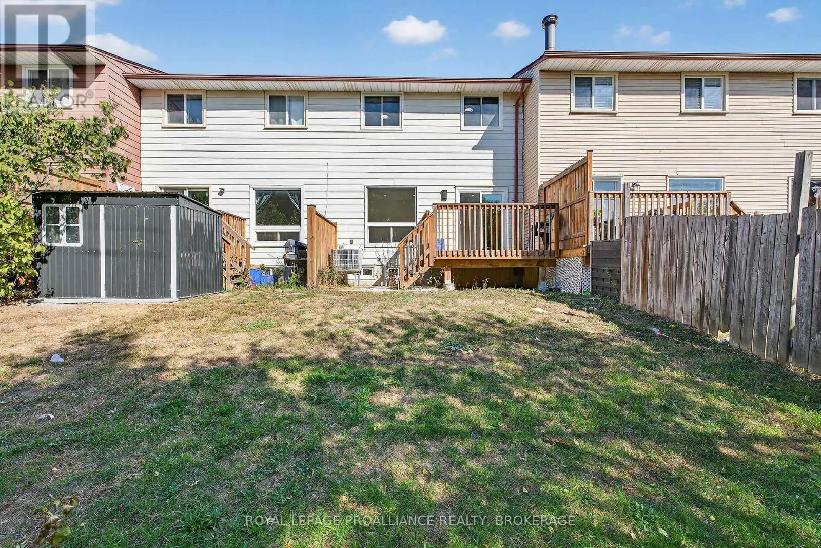 957 OAKVIEW AVENUE