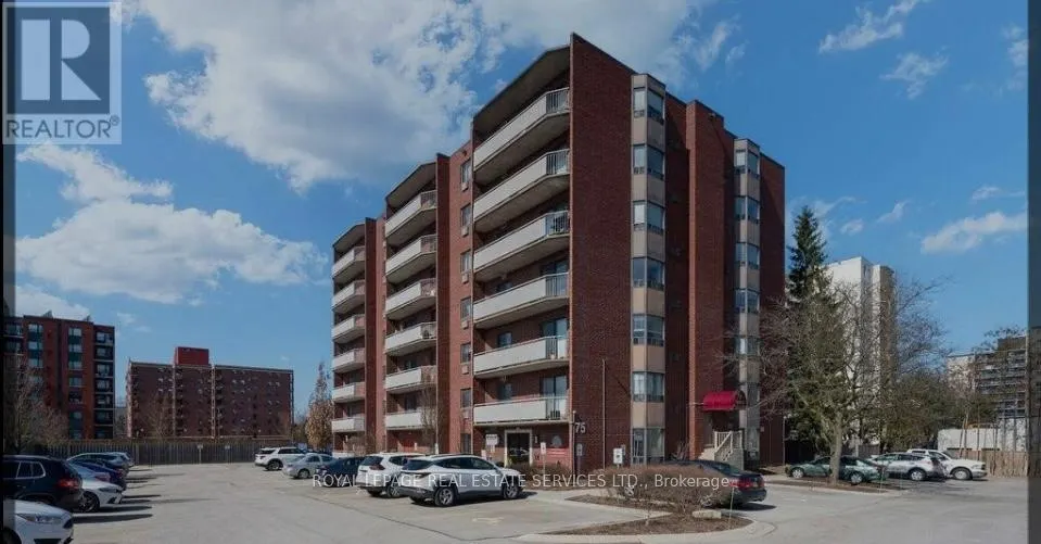 704 - 75 HUXLEY STREET