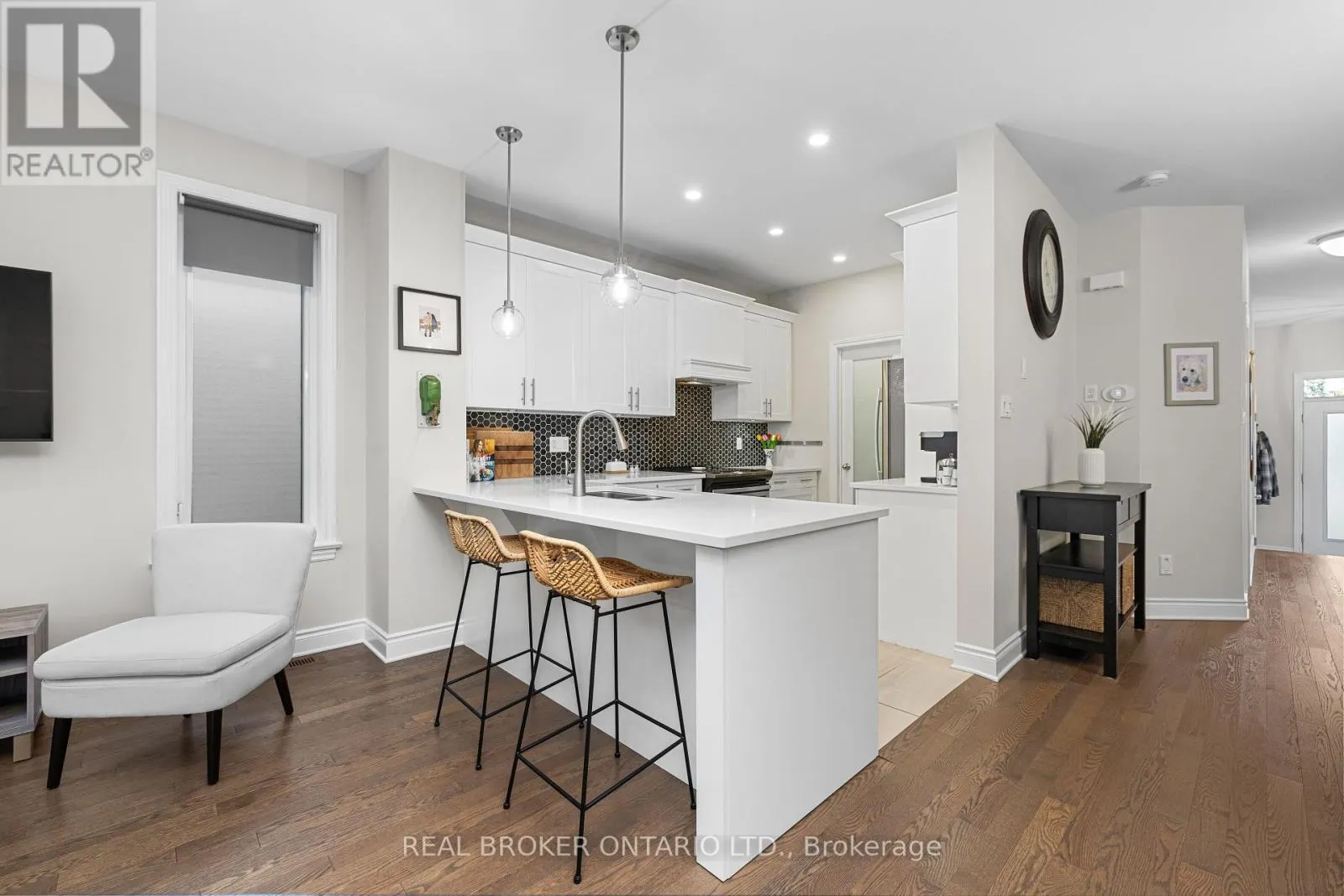 103 DULMAGE CRESCENT