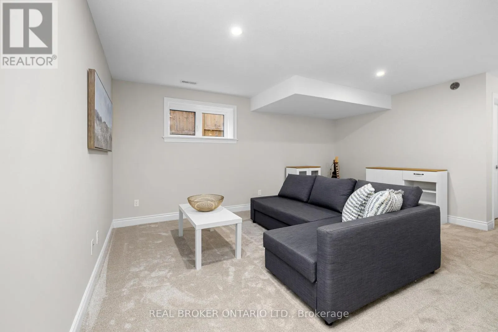 103 DULMAGE CRESCENT