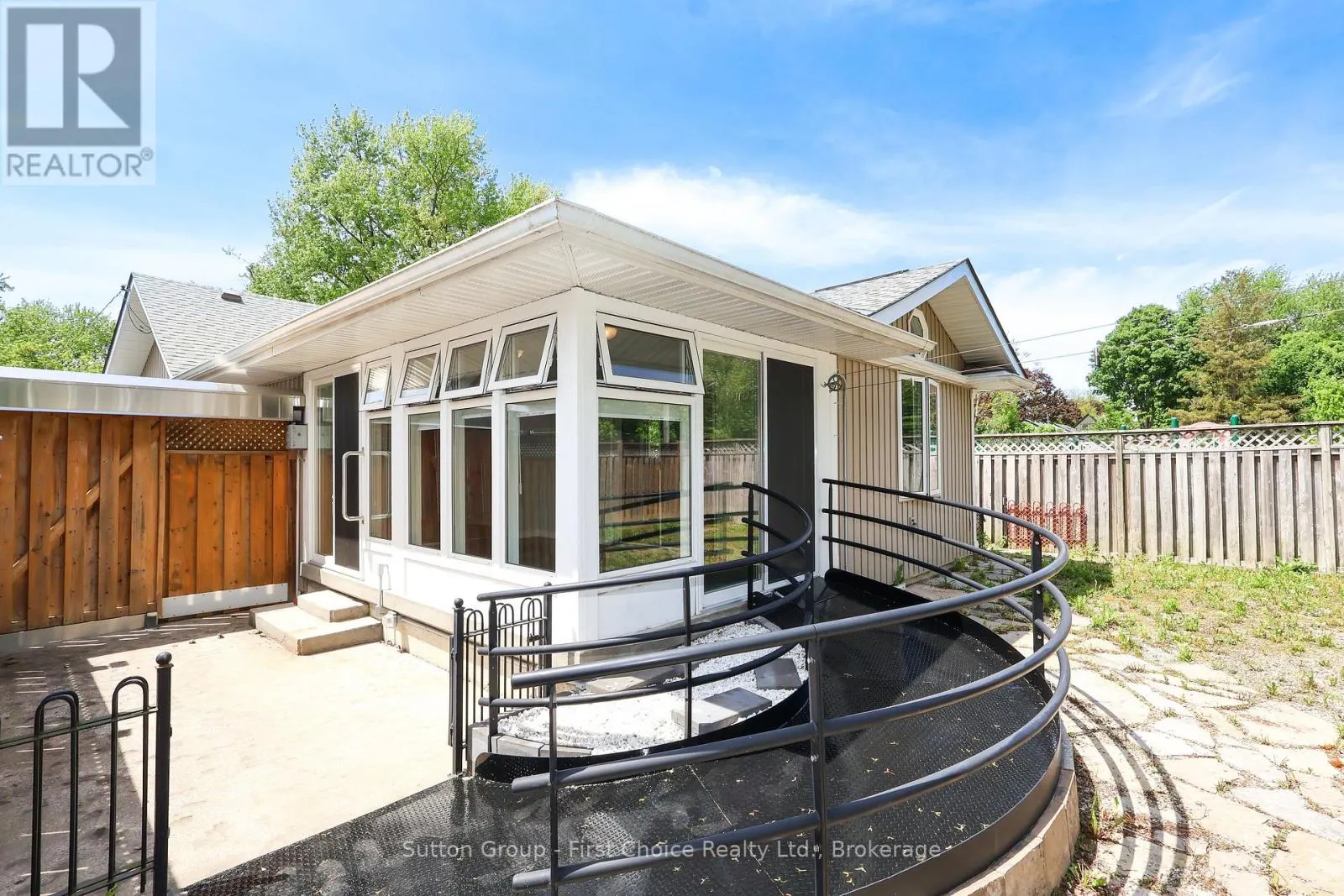 39 PORTIA BOULEVARD